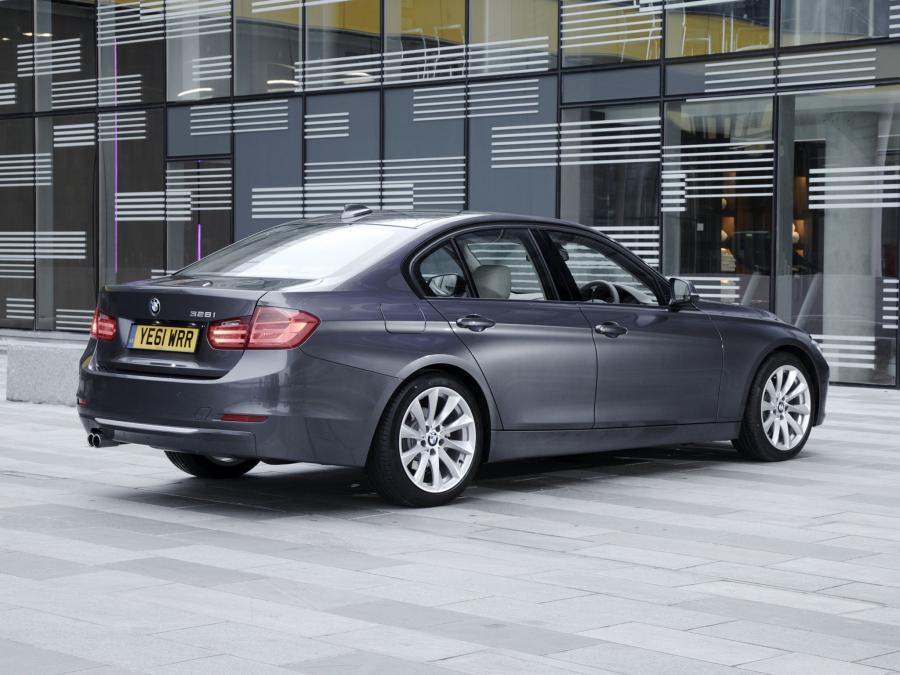  BMW 328i Sedan Modern Line 2012 года  (UK) (фото 7 из 11)